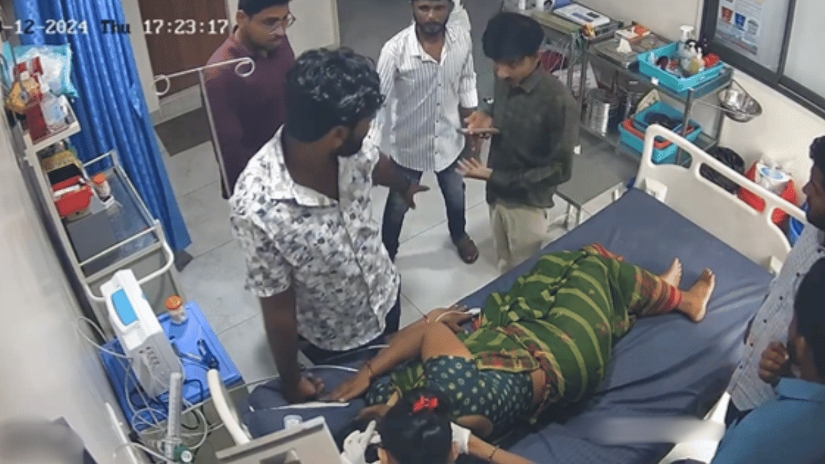 gujarat-family-beats-doctor-for-being-asked-to-remove-slippers-from-hospital-emergency-ward-viral-video